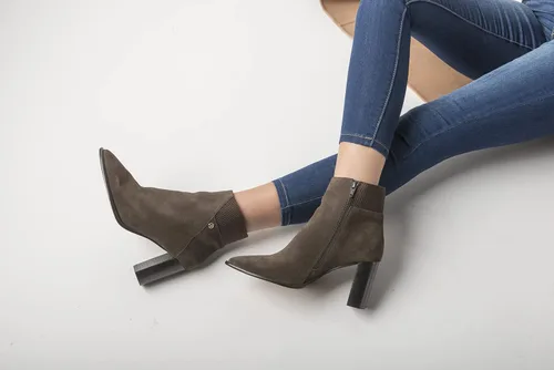Vista 6 de JATAREA Botines y botas de cuero para mujer