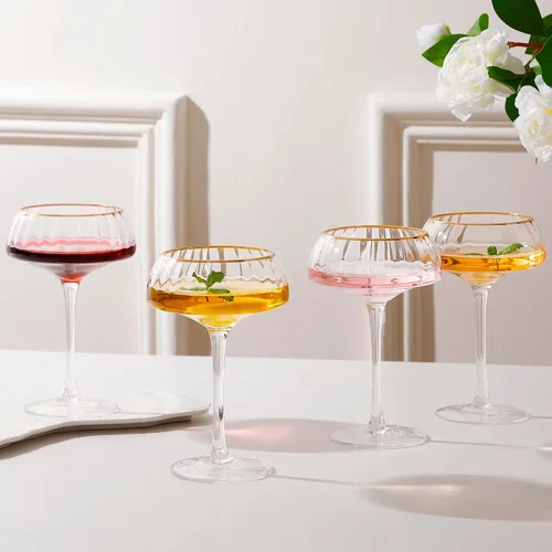 Vista 8 de Lysenn Juego de Copas Coupe de 4 - Copas de Martini Premium Sopladas a Mano - Perfectas para Cóctel y Champán – 8.45 oz, Transparentes Elegant