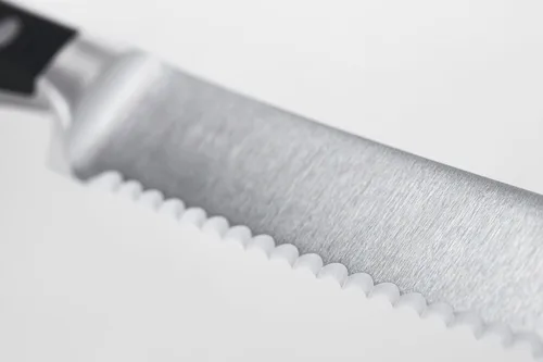 Vista 2 de WÜSTHOF Cuchillo utilitario dentado clásico de 5 pulgadas, negro