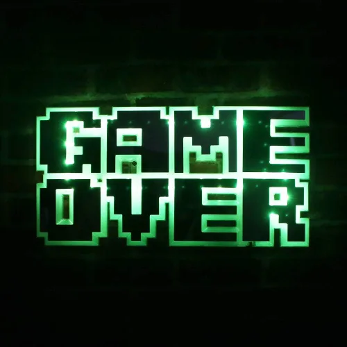 Vista 7 de Geek Alerts Iluminación LED 3D de 8 bits Pixel Game Over Silhouette Wall Mirror Sign, USB multicolor cambiante videojuego luz multicolor espejo