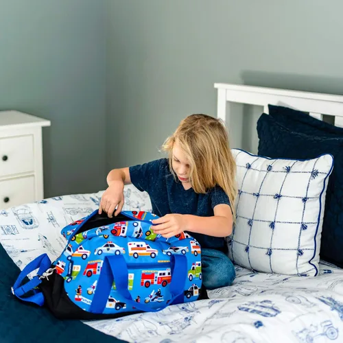 Vista 5 de Wildkin - Bolsa de viaje para niños y niñas tamaño equipaje y perfecto para la práctica después de la escuela o un fin de semana o viaje nocturno