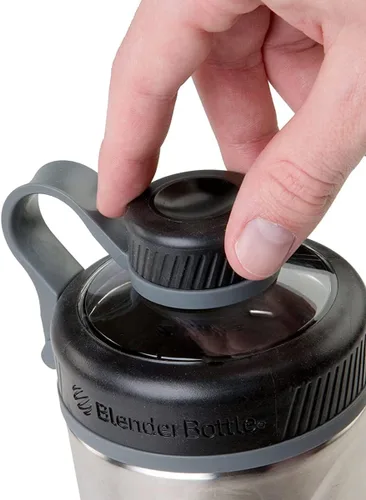 Vista 2 de BlenderBottle Radian Shaker Cup Botella de agua aislada de acero inoxidable con batidor de alambre, 26 onzas, azul ártico mate