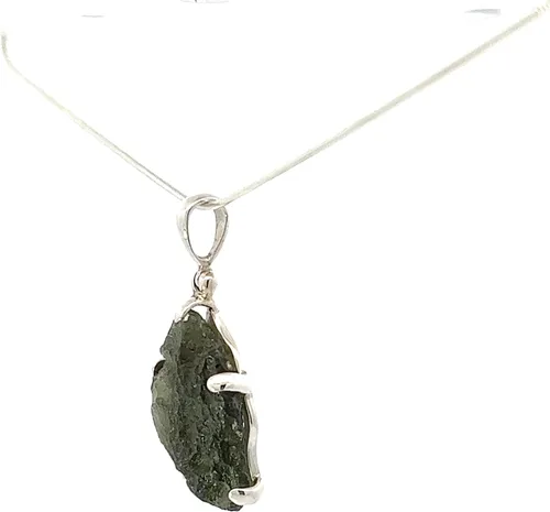 Vista 3 de Collar con colgante de moldavita por Stones Desire
