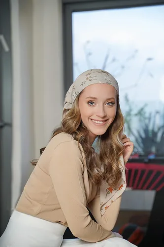 Vista 7 de Madison Headwear Bufandas de cabeza preatadas para mujer con material ligero ondulado y atractivas