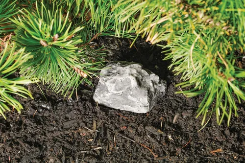 Vista 2 de Hide a Key Outside Rock Parece una roca real – Llave de roca resistente a la intemperie perfecta para emergencias – Ocultador de llaves de roca