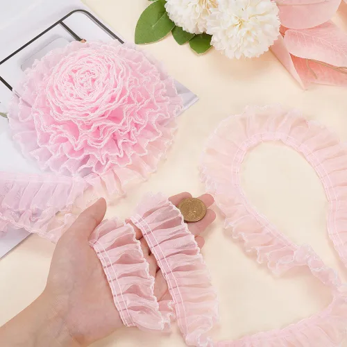 Vista 3 de BENECREAT Cinta de encaje plisada de poliéster de 8 yardas, 1.57 pulgadas de ancho, color rosa con borde blanco, cinta de encaje con volantes