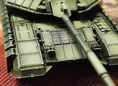 Vista 5 de Modelo de plástico fundido a presión, escala 1/72 modelo de tanque ruso T90M 2023, juguetes para adultos y regalo, 5.2 pulgadas x 1.9 pulgadas