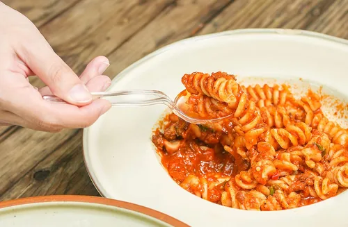 Vista 7 de Cucharas de sopa de plástico, cubiertos transparentes pesados, utensilios desechables para suministros de fiesta, paquete de 100
