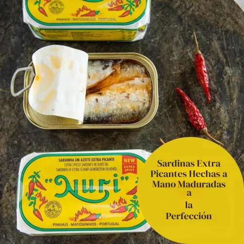 Vista 3 de NURI Sardinas portuguesas en aceite de oliva extra especiado, paquete de 4 (latas de 4.4 onzas)