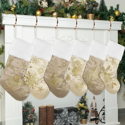 Vista 2 de GEX Medias de Navidad Paquete de 6 para Familia 20" Grandes Lentejuelas Doradas de Seda con Suave Piel Sintética Bordada Decoraciones Clásicas