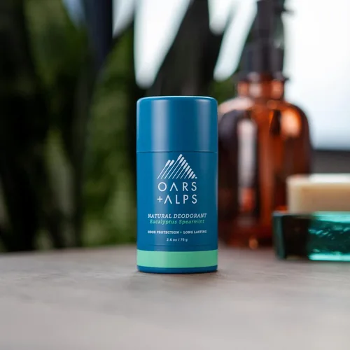 Vista 7 de Oars + Alps Kit de viaje para el cabello y el cuerpo para hombres, incluye champú sin sulfato, acondicionador, gel de baño, desodorante y bolsa