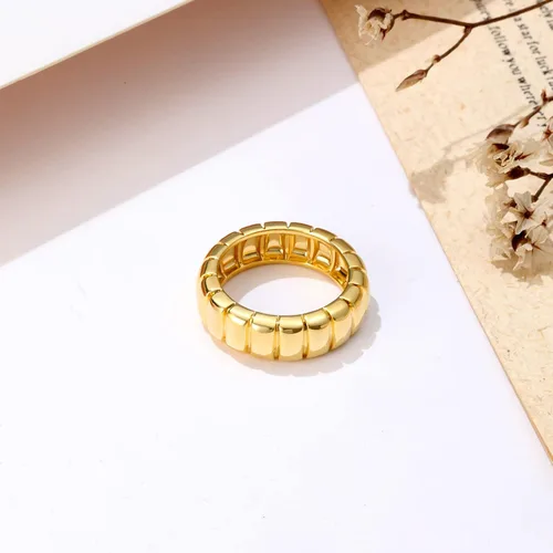 Vista 6 de Daisy Bloom Anillo chapado en oro de 18 quilates para mujer, anillo de cúpula de croissant y anillo de banda unisex grueso