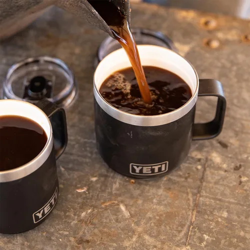 Vista 6 de YETI Rambler - Taza apilable con forro de cerámica, de 14 onzas, aislada al vacío, de acero inoxidable con tapa MagSlider, color negro