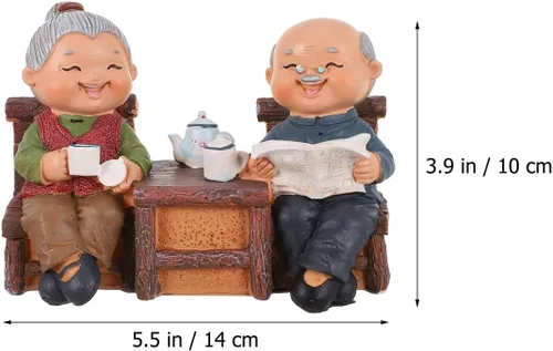 Vista 2 de Figuras de pareja de ancianos, 4 x 5.5 pulgadas, figuras de resina para parejas de ancianos, estatua de abuelos y padres, para boda, aniversario