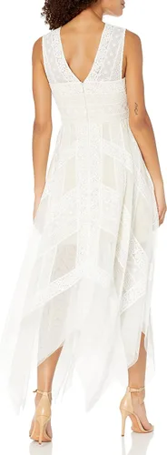 Vista 2 de BCBGMAXAZRIA Vestido de cóctel de encaje fluido para mujer