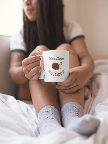 Vista 6 de Taza Don't Hurry Be Happy, diseño fresco de caracol, taza para amantes del café, café todo el día, café todos los días, Primero Café, relax, citas