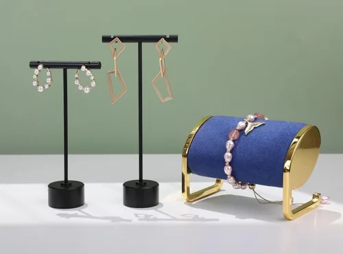 Vista 5 de GemeShou 2 aretes de metal negro con soporte en T, exhibición de joyería para espectáculo, soporte de aretes de barra en T, exhibición de fotografía