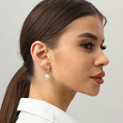 Vista 4 de XYJZXY Elegantes aretes de aro de perlas de imitación Aretes colgantes ligeros de perlas de imitación para mujer Joyas de boda con perlas