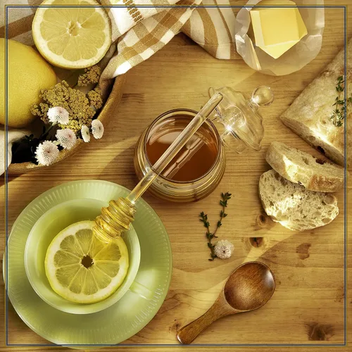 Vista 4 de Attiki Miel griega pura con tomillo, flores silvestres y hierbas, perfecta para hornear, cocinar, limonada y té, 9.5 oz (270 gramos), botella