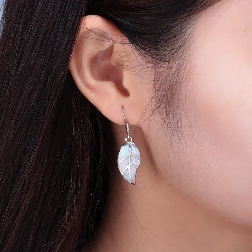 Vista 3 de CiNily Aretes colgantes chapados en oro blanco de 18 quilates con hoja de ópalo para mujeres, adolescentes y niñas, regalo de joyería de ópalo