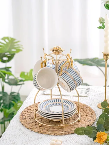 Vista 6 de Juegos de tazas de café de cerámica y platillos, Servicio de tazas de té de porcelana de hueso azul y dorado británico para 4, Caja de regalo, juego