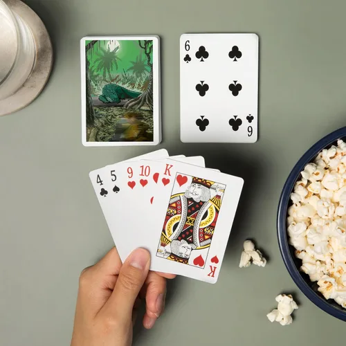 Vista 2 de Lantern Press Alligator in Swamp (52 cartas de juego, baraja de cartas de tamaño póquer con comodines)