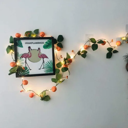 Vista 5 de Vid de mandarina con tira de luces LED, vid artificial de bayas de Kumquat de 6.6 ft, 1 cadena de 20 luces LED, funciona con pilas, decoración