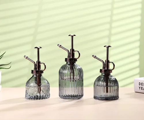 Vista 7 de Mister de cristal para plantas, botella de rociador de agua de vidrio verde de 6.5 pulgadas con bomba superior dorada, rociador de plantas pequeñas