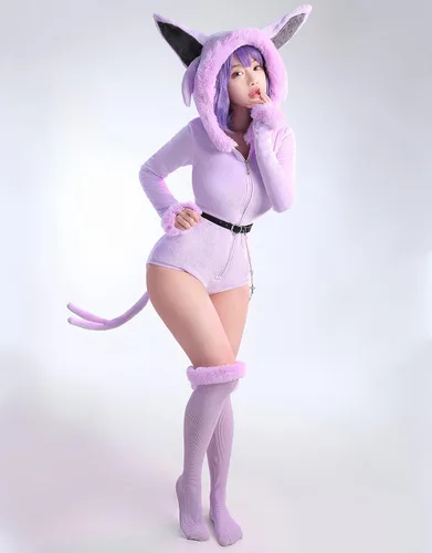 Vista 2 de Mobbunny Mameluco de anime derivado de pijama con cinturón de cola y calcetines mullido bodycon con capucha