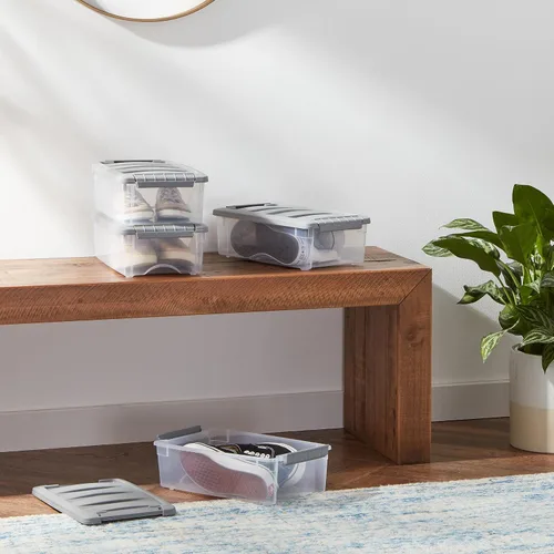 Vista 7 de Amazon Basics Contenedores de almacenamiento de plástico con tapas de cierre seguro, cubos organizadores apilables, transparente/gris, 5 cuartos