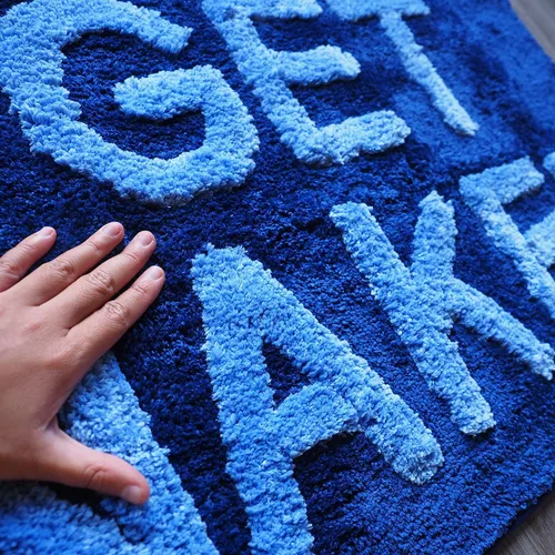 Vista 7 de Evovee Alfombra de baño con texto en inglés «Get Naked», divertida y bonita, antideslizante, lavable y con texto en inglés «Get Nake», color azul