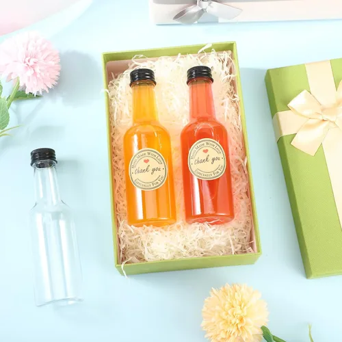 Vista 3 de Roshtia Mini botellas de licor – 30 piezas con 2 hojas de calcomanías, botellas de plástico de 5 onzas de alcohol espiritual para bodas, suministros