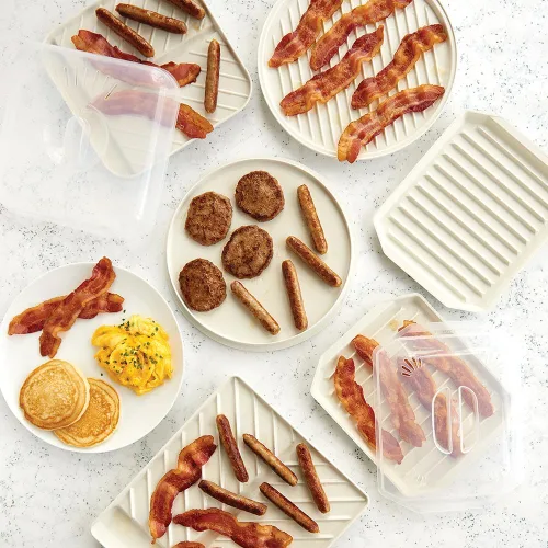 Vista 5 de Nordic Ware Estante para tocino con tapa, 10.25x8x2 pulgadas