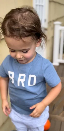 Vista 6 de Kislio Conjunto de 2 piezas de ropa de bebé niño de manga corta con estampado de letras Bro y pantalones casuales