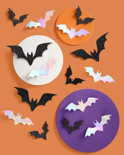 Vista 3 de xo, Fetti Decoración de pared de murciélago de Halloween – 50 piezas Decoración de temporada espeluznante, carteles de fiesta de casa embrujada