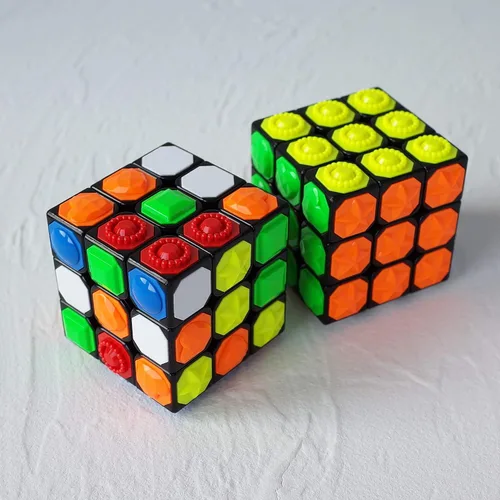Vista 4 de Cubo Mágico 3X3x3 Táctil Cubo para Ciego 3D Grabado Braille Huella Digital Speed Cube