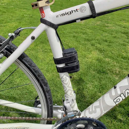Vista 2 de Bright Eyes La mejor batería de luz para bicicleta, ahora con mayor capacidad, funciona con luces LED CREE T6 de 1200 lm, 8.4 V
