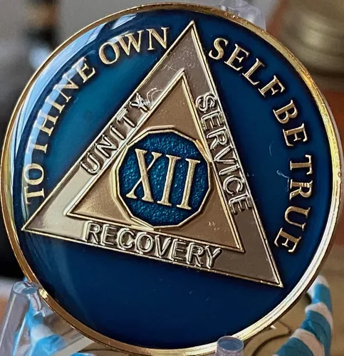 Vista 5 de Medallón AA metálico de 12 años de chip de sobriedad azul medianoche XII