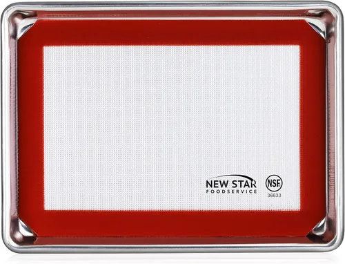 Vista 2 de New Star Foodservice Juego de bandejas de aluminio de calibre 18 y alfombrillas de silicona para hornear, 9 x 13 pulgadas (tamaño de un cuarto)