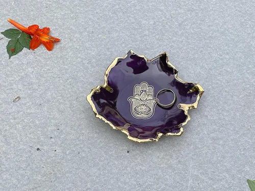 Vista 3 de Purple and Gold Hamsa Hand Ring Dish, Handmade Jewelry Holder, Gift for Mom, Daughter, Sister, Bride, Grandmother, Girlfriend, Wife -Stock Photo