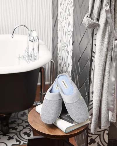 Vista 6 de Dearfoams Samantha - Pantuflas de punto con puntera cerrada para mujer