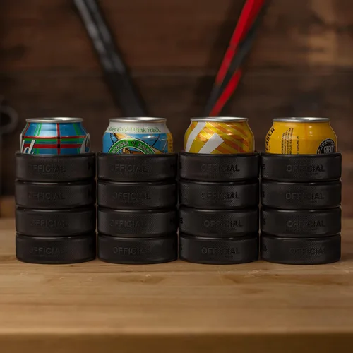 Vista 7 de Enfriador de latas de cerveza hecho de 4 discos de hockey sobre hielo reales, soporte aislado de 12 onzas para regalos de papá de hockey