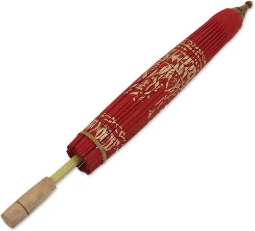 Vista 3 de NOVICA Sombrilla artesanal de papel Saa hecha a mano en rojo con detalles dorados de Tailandia Tono Paperbamboo Accesorios de decoración Pintado