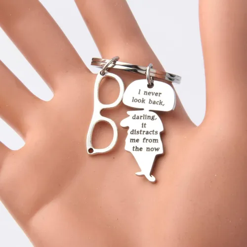 Vista 6 de Edna Mode Quote Keychain I Never Look Back Darling it distrae del ahora