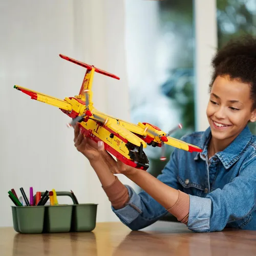 Vista 6 de LEGO Technic Firefighter Aircraft 42152 Modelo Avión Juguete para Niños