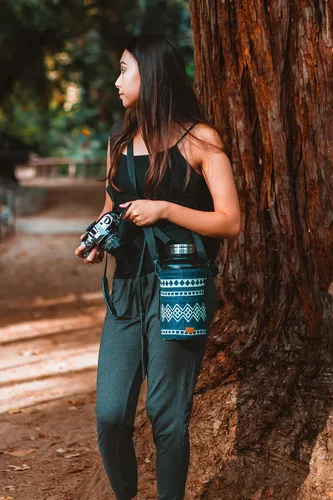 Vista 2 de Soporte para botella de agua con correa Funda para botella para caminar, mochileros Bolsa de transporte para botella de agua y hierro