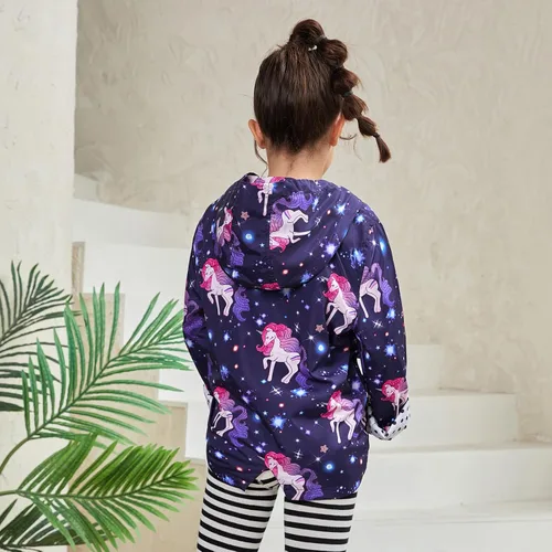 Vista 2 de QPANCY Chamarras de lluvia para niñas, ligeras, impermeables, con capucha, de longitud media, rompevientos para niños