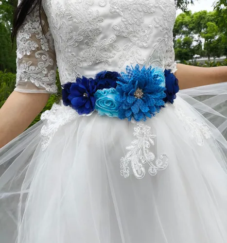 Vista 6 de Cinturón de maternidad con flores para baby shower para mamá embarazada con flores