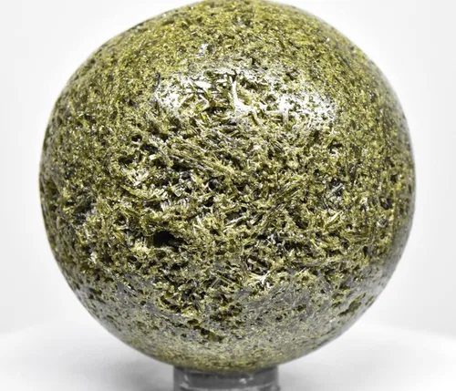 Vista 3 de Esfera de racimo de epidota drusa verde, 2.165 in, 9.17 oz, piedra preciosa natural pulida, cristal de pistacita, bola de muestras para decoración