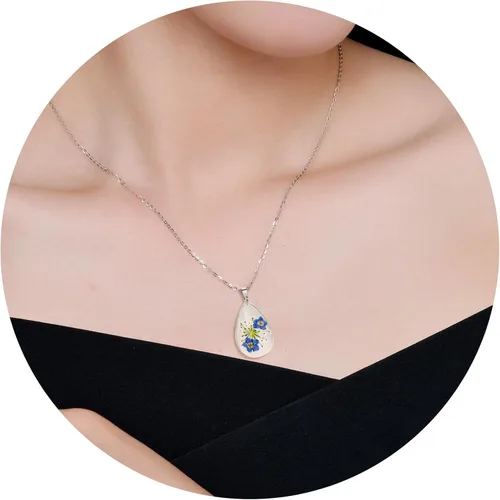 Vista 27 de Collar de flores silvestres prensadas con encaje de Forget-Me-Not y Queen Anne Collar de flores prensadas de oro Collares hechos a mano